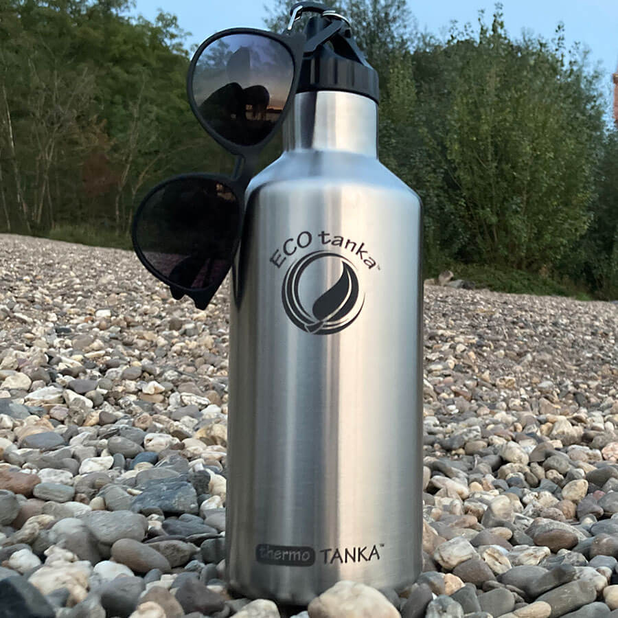 ECOtanka-thermoTANKA-1200ml-isolierende-doppelwandige-Edelstahl-Thermo-Trinkflasche-silber-mit-Poly-Loop-Verschluss-schwarz-PP5-Polypropylen-mit-Karabinerhaken